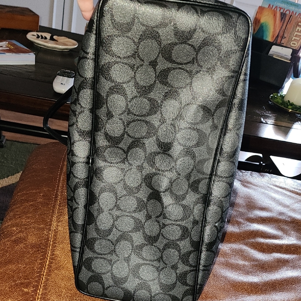 Coach Black and Gray Signature Shoulder Bag - Picture 6 of 7